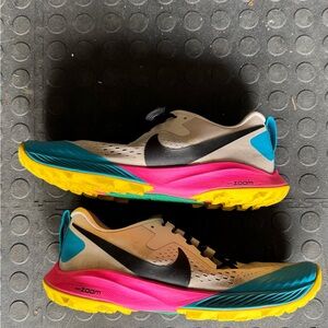 Nike Kiger 5 trail running shoes - Men’s size 9.5 - Used